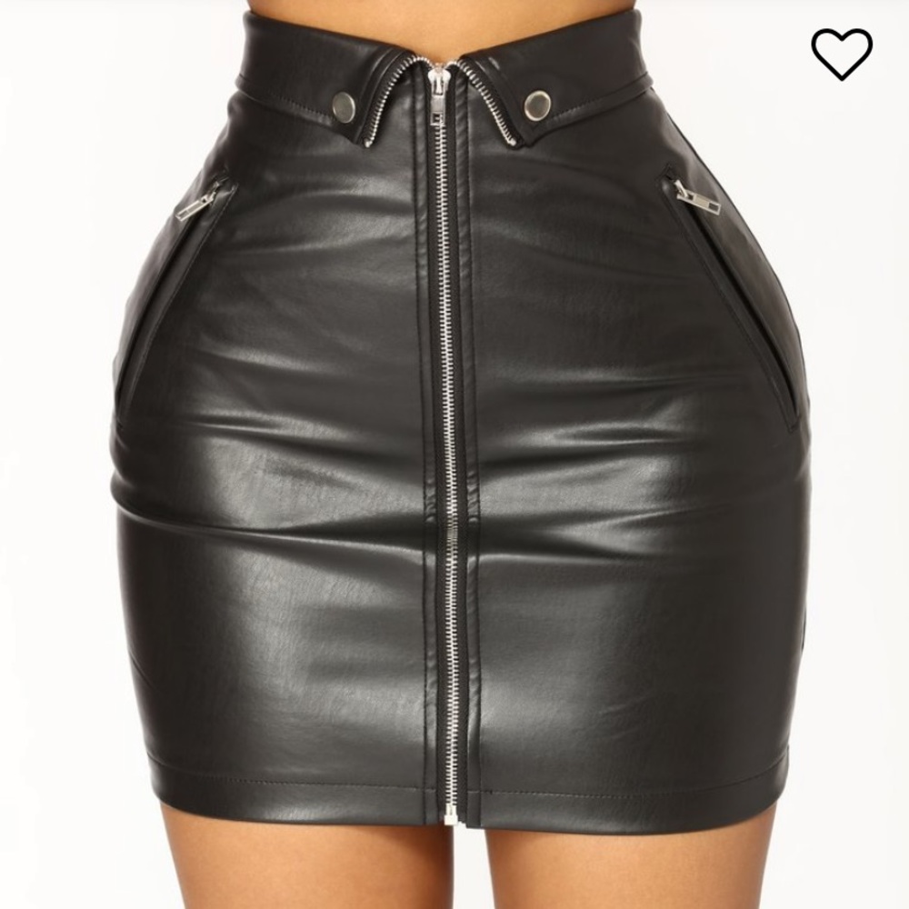 FASHION NOVA INFATUATION MINI SKIRT